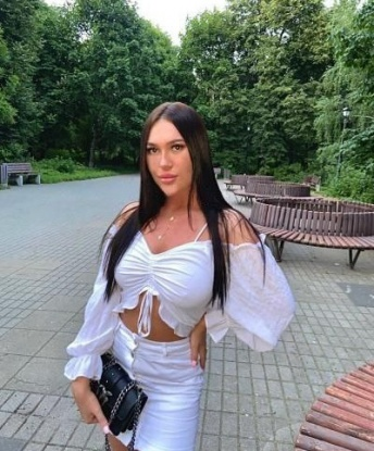 Я сделаю все, чтобы ты почувствовал себя особенным и удовлетворенным. 💋
Мои услуги включают классический секс, оральные ласки, эротический массаж и многое другое. Я знаю, как доставить удовольствие и исполнить твои самые сокровенные фантазии. 😉🔥
Мои клиенты говорят, что встречи со мной - настоящий рай на земле. Не веришь? Прочитай отзывы и убедись сам! 💫🌟
А самое главное, я настоящая красавица, фото соответствуют действительности. Обладая изящной фигурой и искусными руками, я умею использовать свои преимущества, чтобы сделать наше свидание по-настоящему незабываемым. 💕💃
Так что, если ты живешь в Москве или находишься в Москве, и хочешь испытать настоящее блаженство, не медли и свяжись со мной сейчас! Я жду тебя... 😘💌 Оля