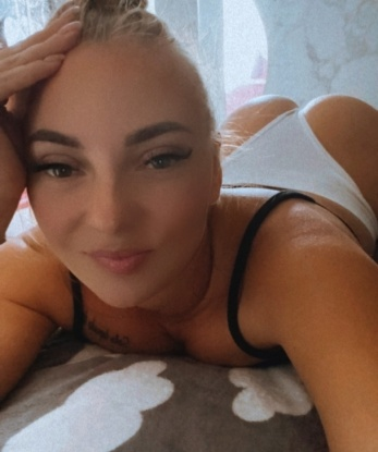 ❤️💦
Я сделаю все, чтобы ты почувствовался настоящим мужчиной: отдаюсь без ограничений и всегда открыта для новых экспериментов. 🌟💫
Мои услуги широки и разнообразны, чтобы удовлетворить даже самые изысканные фантазии. 💞😈
Мои фото подтверждают мою красоту и аппетитную фигуру – как ты можешь видеть, ты не останешься равнодушным. 😉📸
Живу в Москве, самом красивом и увлекательном городе. Так что, если ты тоже находишься в Москве, давай встретимся и погрузимся в мир наслаждения вместе! ✨🏙️
Отзывы моих довольных клиентов говорят о моих навыках и профессионализме. Доверься мне, и я подарю тебе незабываемые моменты сладкого блаженства. 🌹💕
Не медли, бронируй своё чудесное свидание со мной прямо сейчас! 📞💞 Фаина